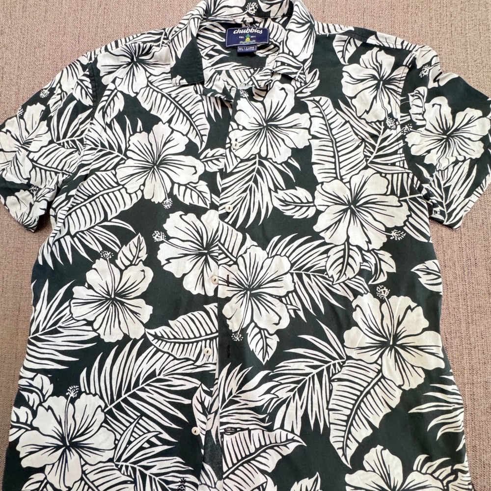 Chubbies Mens XL Dad Fit Rayon Button Down Shirt Black White Hibiscus Floral